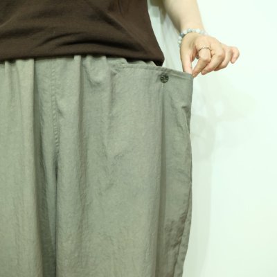 画像2: yim ナイロンカーブパンツ