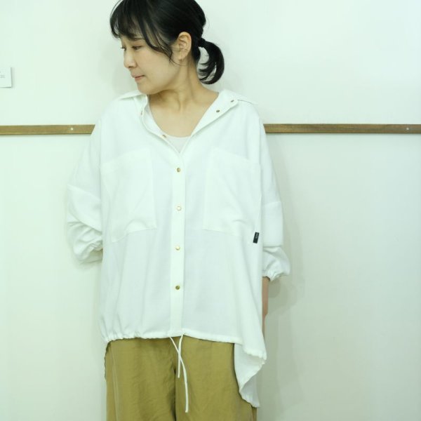 画像1: ayane　バックギャザーのシャツ (1)