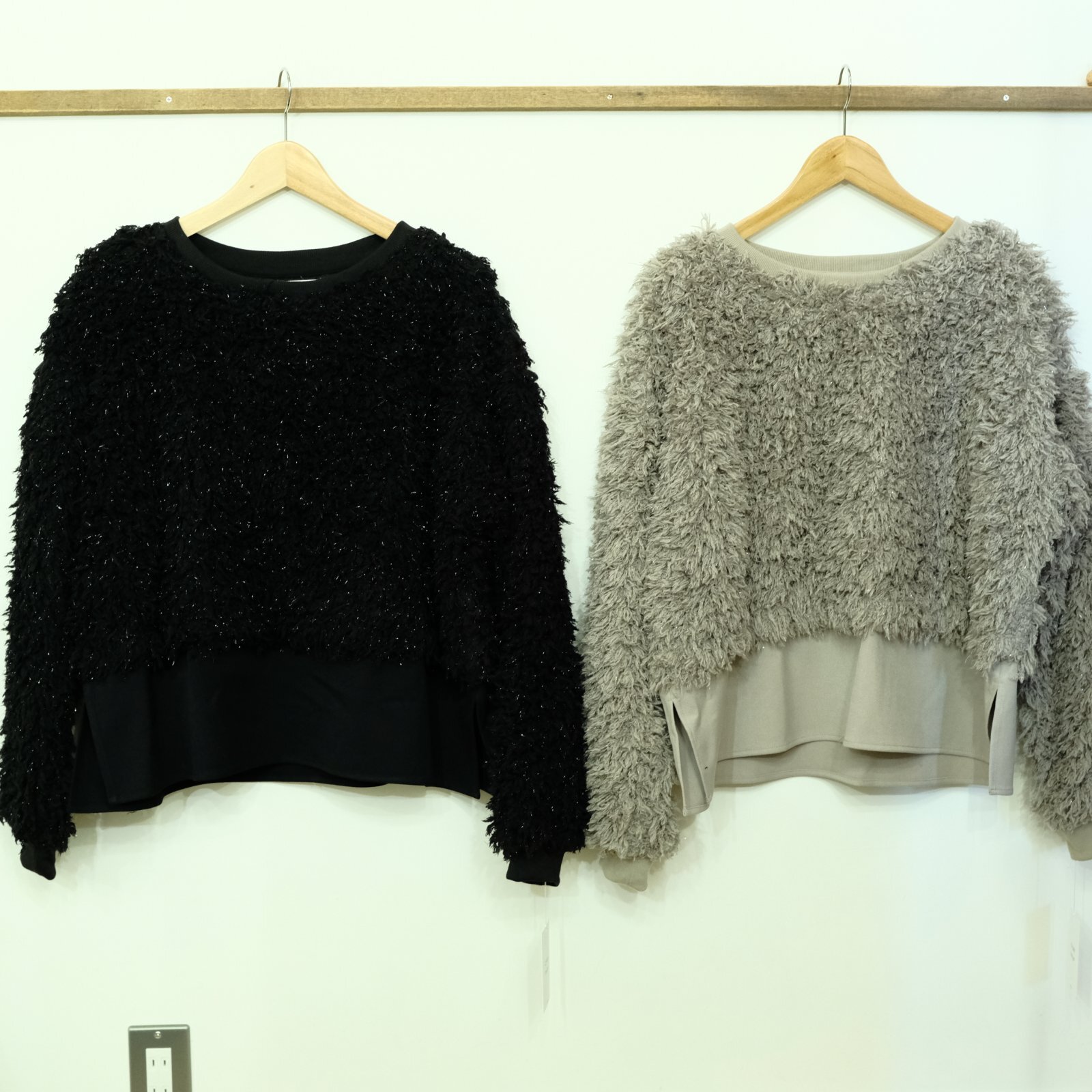 【極美品】CYAN TOKYO ラメシャギーボアブラウス ブラウン FREE 極美品】CYAN TOKYO ラメシャギーボアブラウス ブラウン FREE